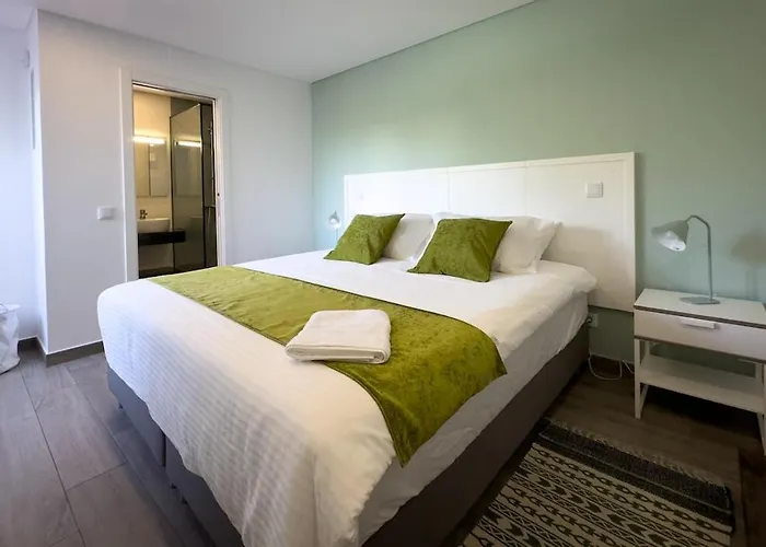 Nova En-suite Luxury, Private Pool, Sea View Villa Albufeira