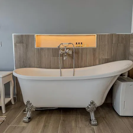 Вілла Nova En-suite Luxury, Private Pool, Sea View